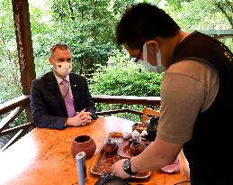 Prague Mayor Zdenek Hrib, zoo in Taipei, tea