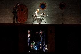 Tri kamaradi (Three Comrades; Drei Kameraden), theater play