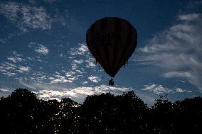 25 Balloons above Rozkos Lake25 balloons above Rozkos Lake, balloon fiesta, hot air balloon