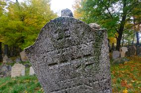 Mikulov, Jewish cemetery, tourists, autumn