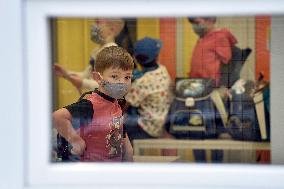 pupil, school, face mask, coronavirus, COVID-19, Prague