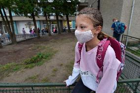 pupil, school, face mask, coronavirus, COVID-19, Prague