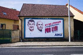 Andrej Babis and Roman Zarzycky, ANO billboard