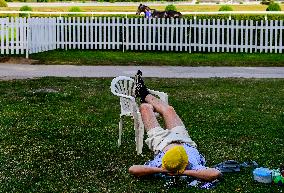 horse racing, spectator, spectators