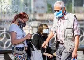 VIRUS OUTBREAK CZECH REPUBLIC, people, face mask, tram station