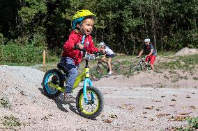 Singletrack Zdobnice, Glacensis, cycling, biker, children, bike, helmet