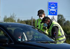 Border control in Stary Hrozenkov, Drietoma