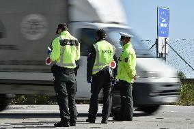 Border control in Stary Hrozenkov, Drietoma