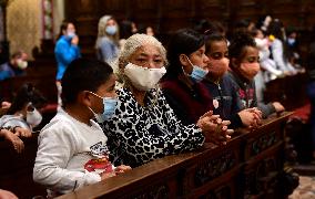 Roma Believers, pilgrims, Saint Wenceslas Cathedral