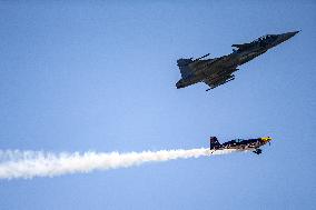 NATO Days and Czech Military Air Forces Days 2020, JAS-39 Gripen fighter aircraft, Extra EA-300 aerobatic plane