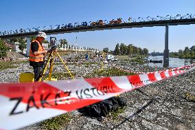load test on the new Troja footbridge