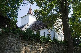 The Church of Saint Maurice, Mourenec, graveyard