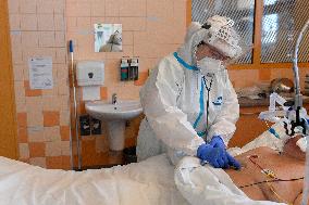 Hospitalised coronavirus patients, doctors, mask, General University Hospital in Prague