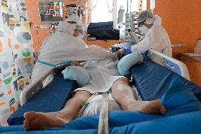 Hospitalised coronavirus patients, doctors, mask, General University Hospital in Prague
