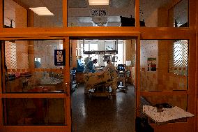 Hospitalised coronavirus patients, doctors, mask, General University Hospital in Prague