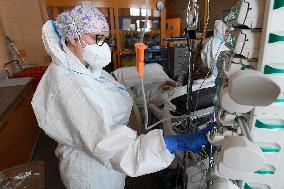 Hospitalised coronavirus patients, doctors, mask, General University Hospital in Prague