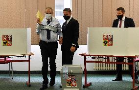 Czech regional elections and the first round of the election to one-third of the Senate