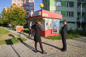 Tobacconist's shop, tobacco, tobacco, tabak, trafik, papers, press, bet, betting shop, post box, Vajgar housing estate