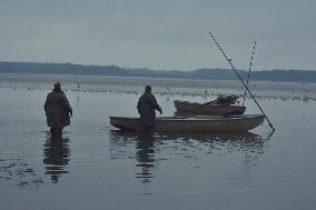 fishermen, fishing, fish, Rozmberk pond