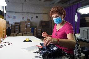 Evona Chrudim, sewing protective face masks, mask, production