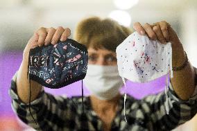 Evona Chrudim, sewing protective face masks, mask, production