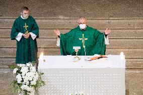 Mass, The church of the Assumption of Virgin Mary, priest