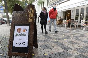 restaurant, Prague, cheap beer, closing restaurants, pubs and bars, coronavirus, COVID-19