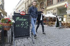 restaurant, Prague, cheap beer, closing restaurants, pubs and bars, coronavirus, COVID-19