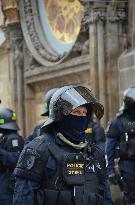 Protesters against COVID measures, Prague, policemen, protest, lockdown measures