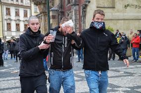 Protesters against COVID measures, Prague, policemen, protest, lockdown measures
