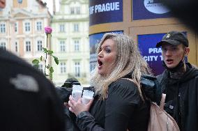 Protesters against COVID measures, Prague, policemen, protest, lockdown measures