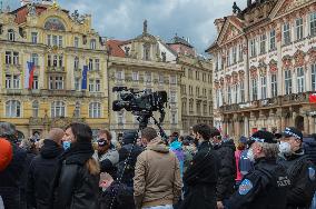 Protesters against COVID measures, Prague, policemen, protest, lockdown measures