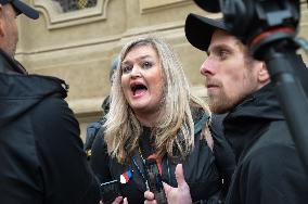 Protesters against COVID measures, Prague, policemen, protest, lockdown measures