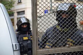 Protesters against COVID measures, Prague, policemen, protest, lockdown measures
