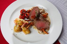 Deer Steak with Creamy Chanterelle Mushrooms Sauce