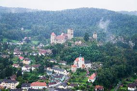 Castle and the border town of Hardegg, National Park Thayatal