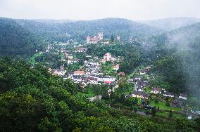 Castle and the border town of Hardegg, National Park Thayatal