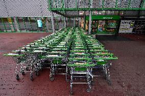 GLOBUS, closed shop, state of emergency, Czech Republic, Prague, shopping trolley