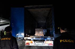 Customs officers, police, migrant, migrants, Czech Republic, truck, South Moravia