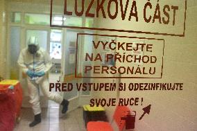 Krnov Hospital, department of anesthesiology and resuscitation for patients with COVID-19 disease, medical staff, protective clothing, suit, healthcare professionals