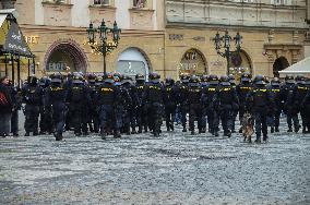 Protesters against COVID measures, Prague, policemen, protest, lockdown measures