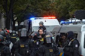Protesters against COVID measures, Prague, policemen, protest, lockdown measures