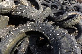 Old tire, tires, garbage, waste, dump