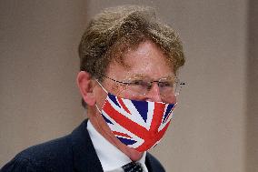 Nick Archer, face mask, British flag