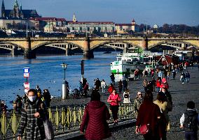 People, city center, Prague, Vltava River, Prague Castle