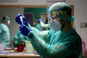 comprehensive testing for COVID-19 disease in retirement home, test, tests