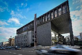 Sculpture Flame in memory of student Palach unveiled in Prague