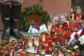 On-line celebrations Thanks That We Can candles Narodni street Prague