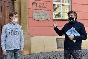 Embassy of independent Belarusian Culture in Brno, Sjarhey Smatrychenka, Miroslav Oscatka