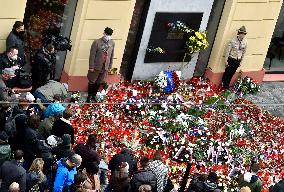 On-line celebrations Thanks That We Can candles Narodni street Prague